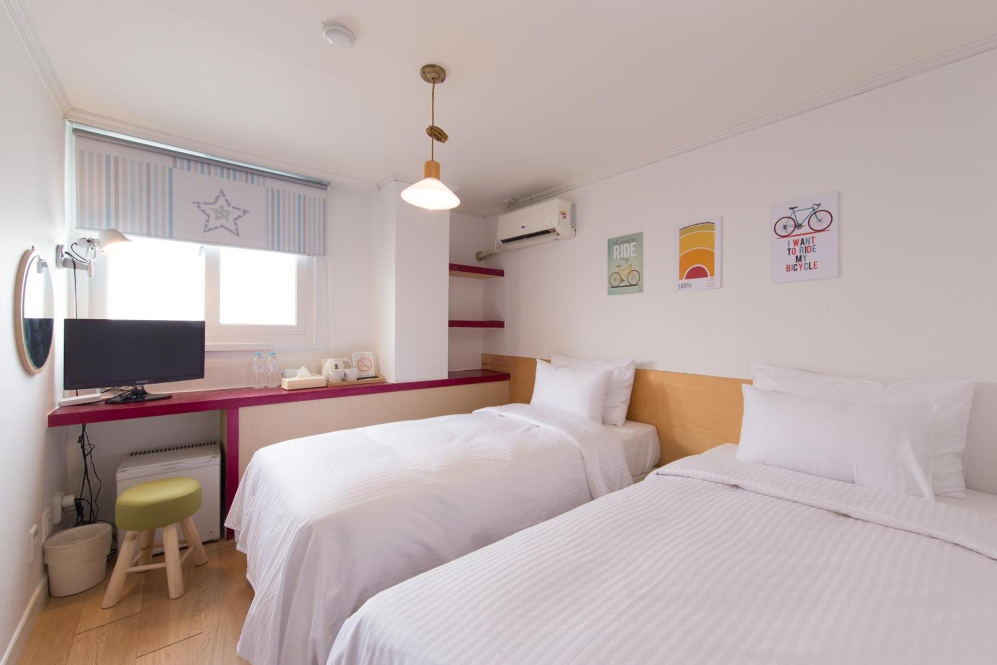 Travel Monster Hotell Seoul Exteriör bild