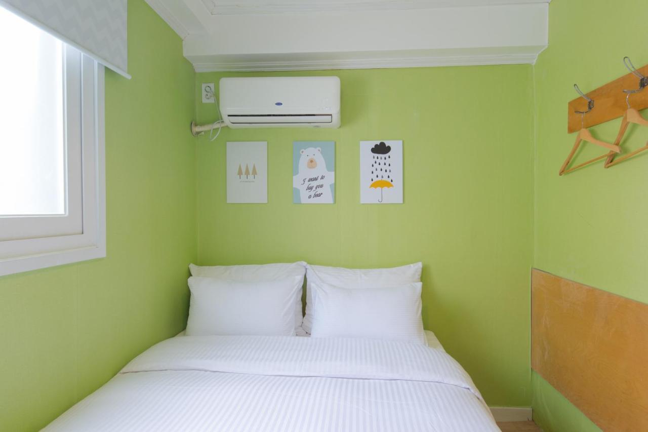 Travel Monster Hotell Seoul Exteriör bild